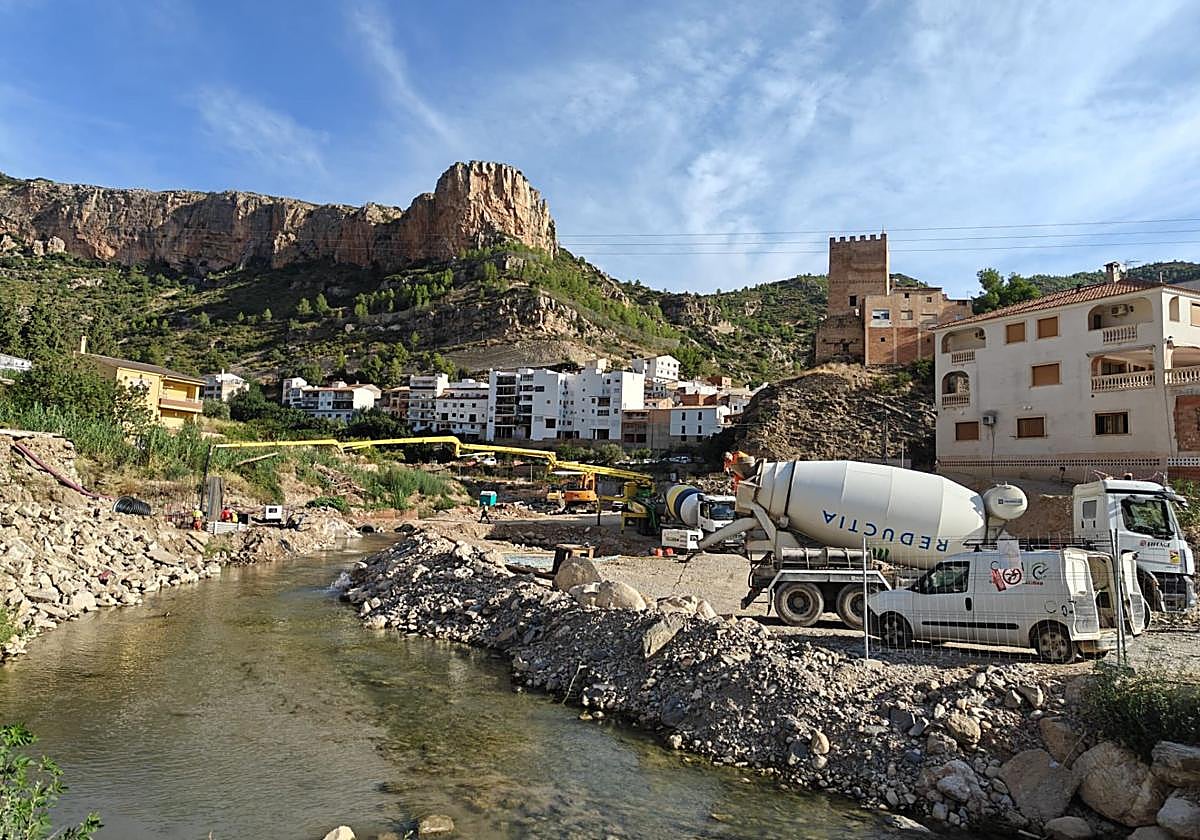 Inicio de obras en el nuevo puente de la Tejería, en Sot de Chera.