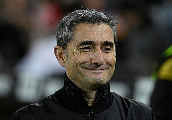 Ernesto Valverde, en Mestalla en la temporada 2024-2025.