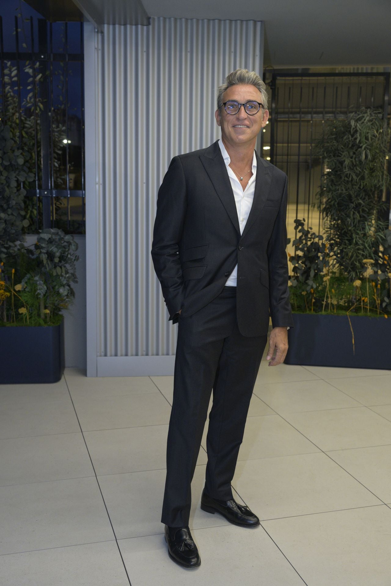 Rafa Pérez higón, con un traje chaqueta de Vitale Barberis Canonico. 