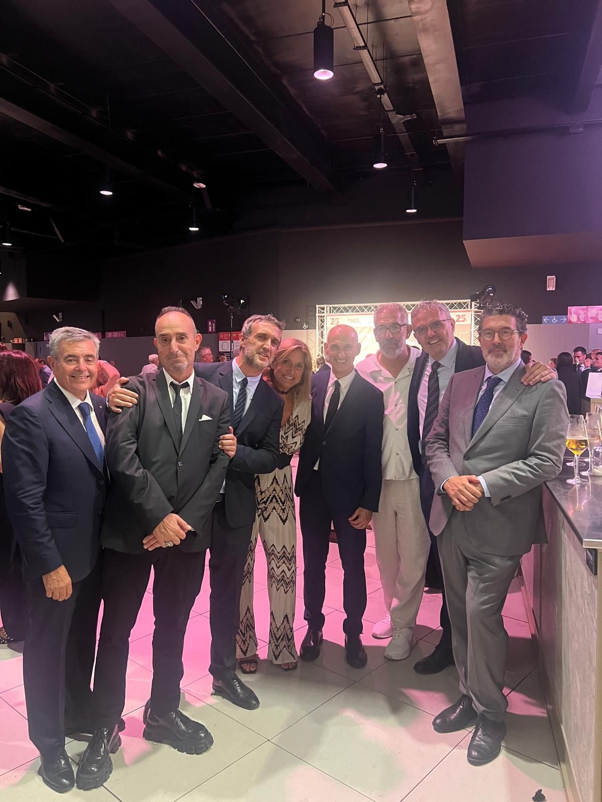 Los invitados, en los momentos más distendidos de la gala Valencianos para el Siglo XXI