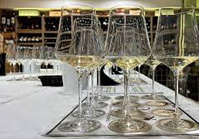 Akatavino mantiene su exigente sistema de doble ciego en las catas.