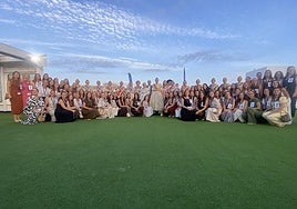 Del brillibrilli de la cena en alta mar a las zapatillas de esparto para recorrer Mallorca