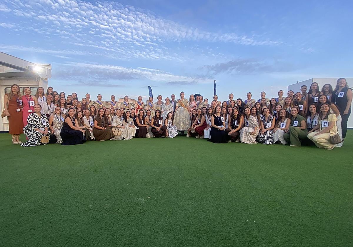 Del brillibrilli de la cena en alta mar a las zapatillas de esparto para recorrer Mallorca