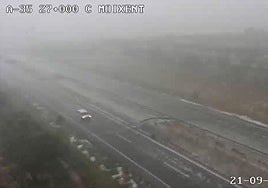 Lluvia en la A-35, a su paso por Moixent.