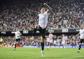 Santamaría celebra un gol ante el Athletic.