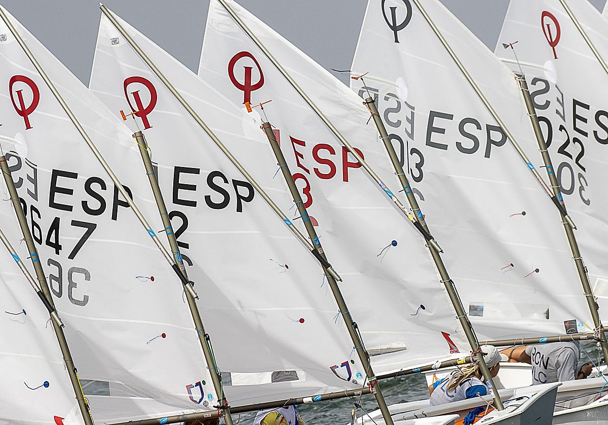 Los regatistas, durante el trofeo.