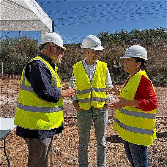 La alcaldesa de Carcaixent junto a España y Rodríguez Mulero.