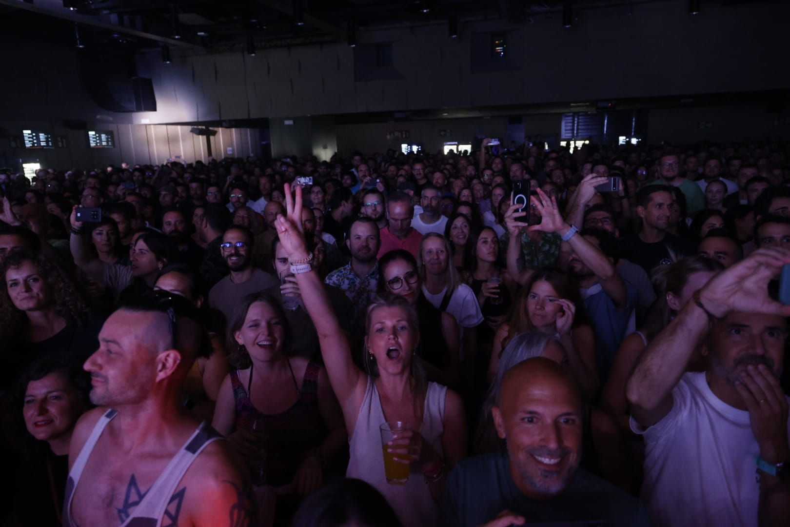 FOTOS | Cat Empire estrena la Sala Auditorio del Roig Arena