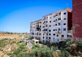 Parte trasera de los edificios pendientes de derribo en Torrent.
