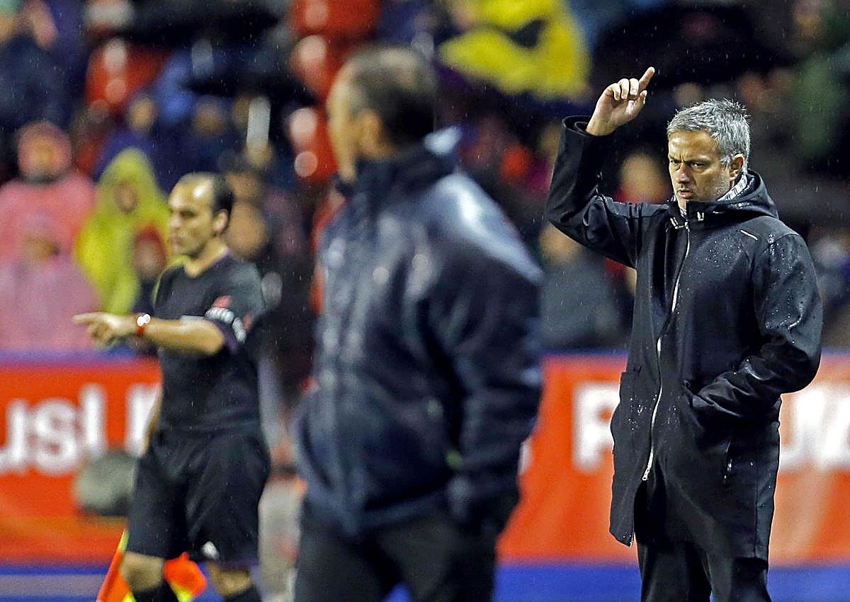 Imagen secundaria 1 - El Levante venció al Real Madrid por primera vez como local en Liga en 2011.