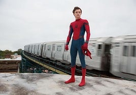 El actor Tom Holland en una escena de la película 'Spider-man'.