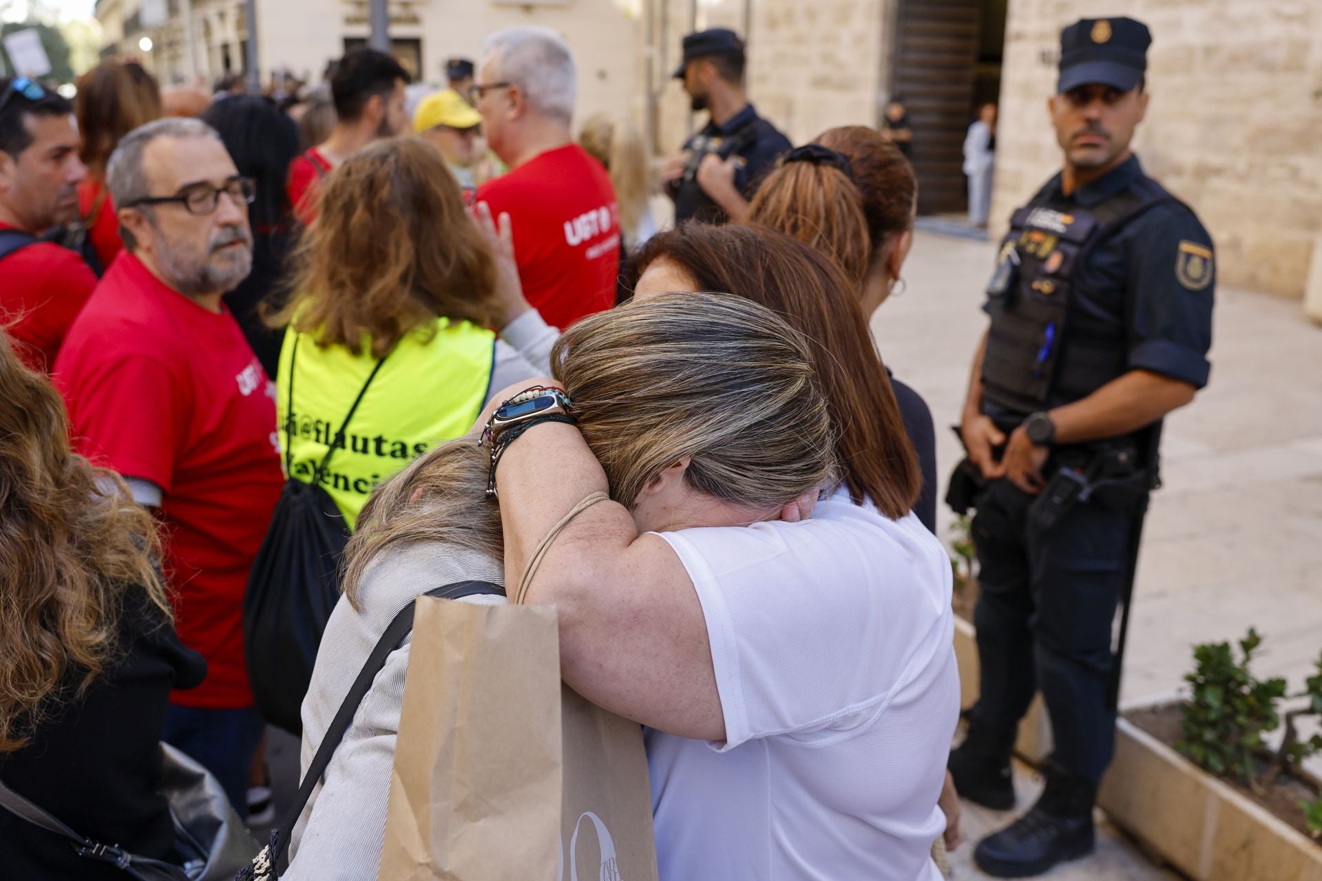Las víctimas vuelven a pedir la dimisión de Mazón a las puertas de Les Corts