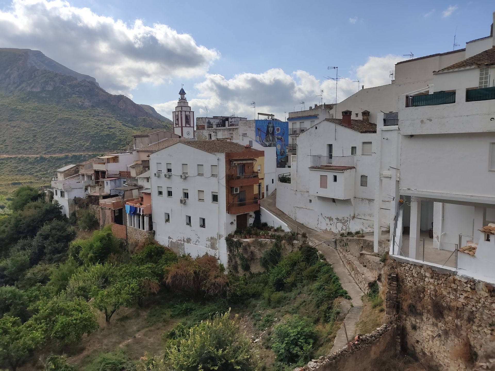 Imagen principal - Dos Aguas, el temor a la falta de empresas para la reconstrucción