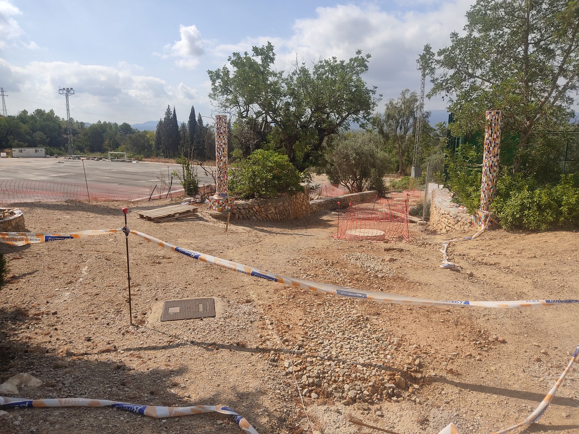 Obras en el polideportivo de Montserrat.