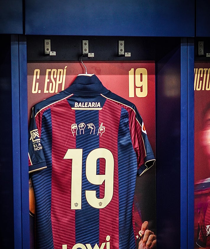 Imagen secundaria 2 - Las camisetas especiales del Levante.