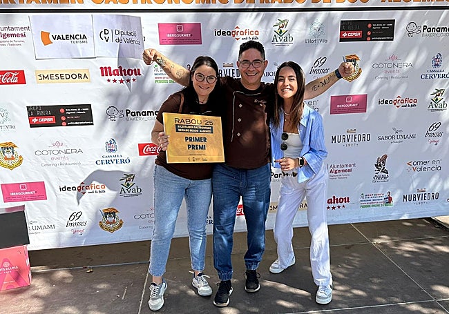 Recogido ya el premio en Algemesí.