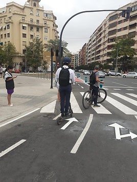 Nuevo tramo de carril bici abierto en Archiduque Carlos.
