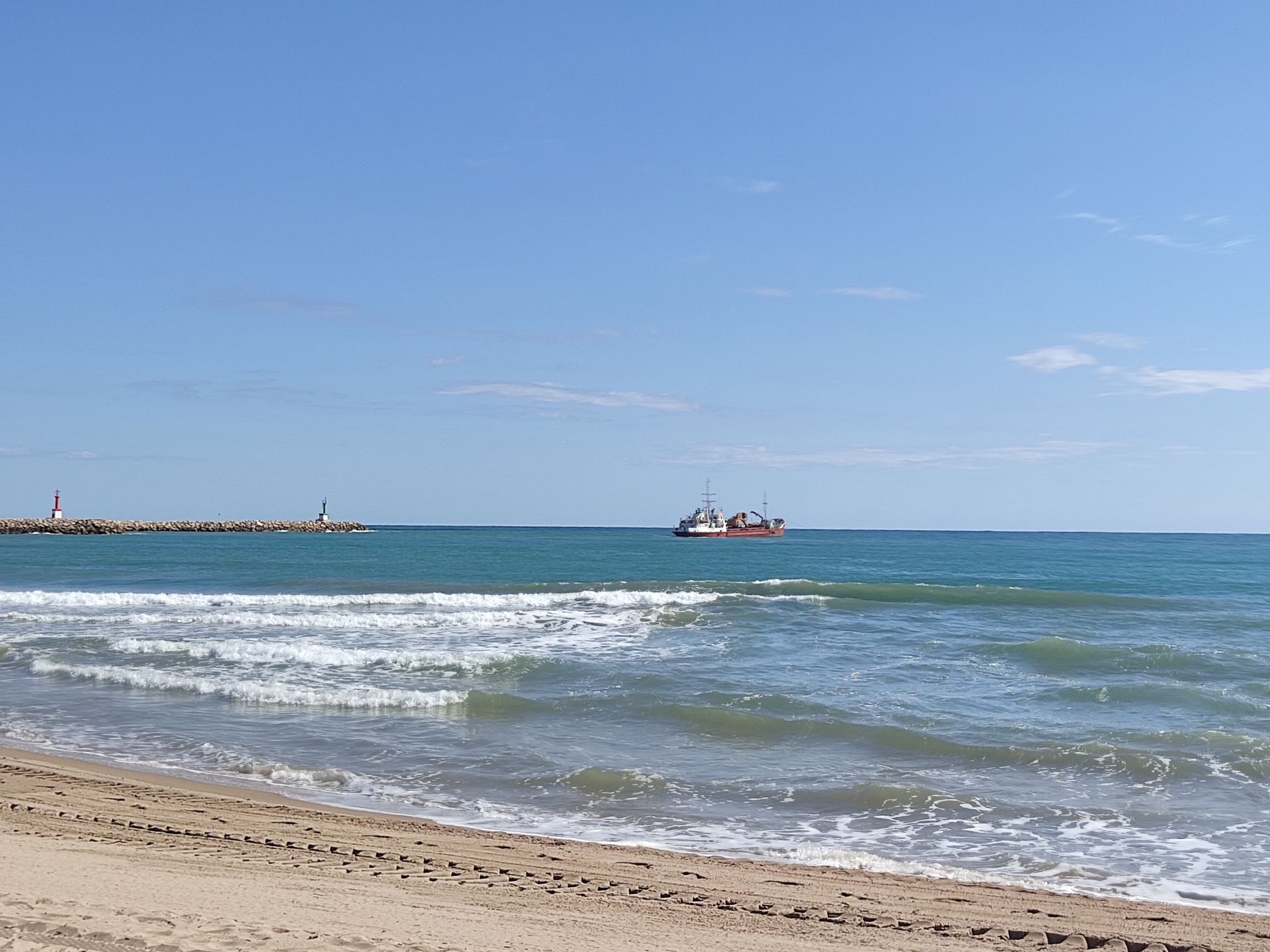 Imagen secundaria 1 - El recuerdo de la dana perdura en el fondo marino y en las playas de Cullera