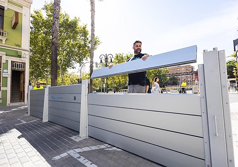 Una de las compuertas colocadas este miércoles en las pruebas del nuevo material.