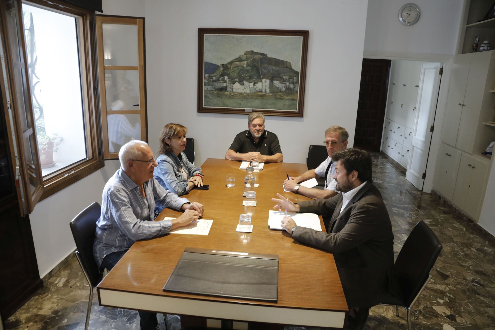 El director general de Puertos con los representantes del equipo de gobierno de Dénia.