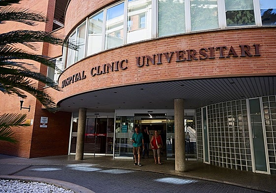 Entrada principal del Hospital Clínico.