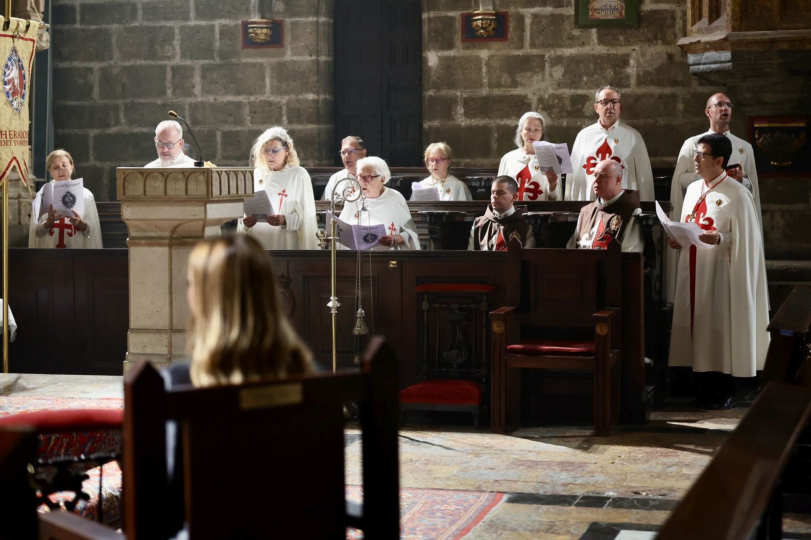 Nombramiento de la fallera mayor de Valencia como Dama de Honor del Santo Cáliz