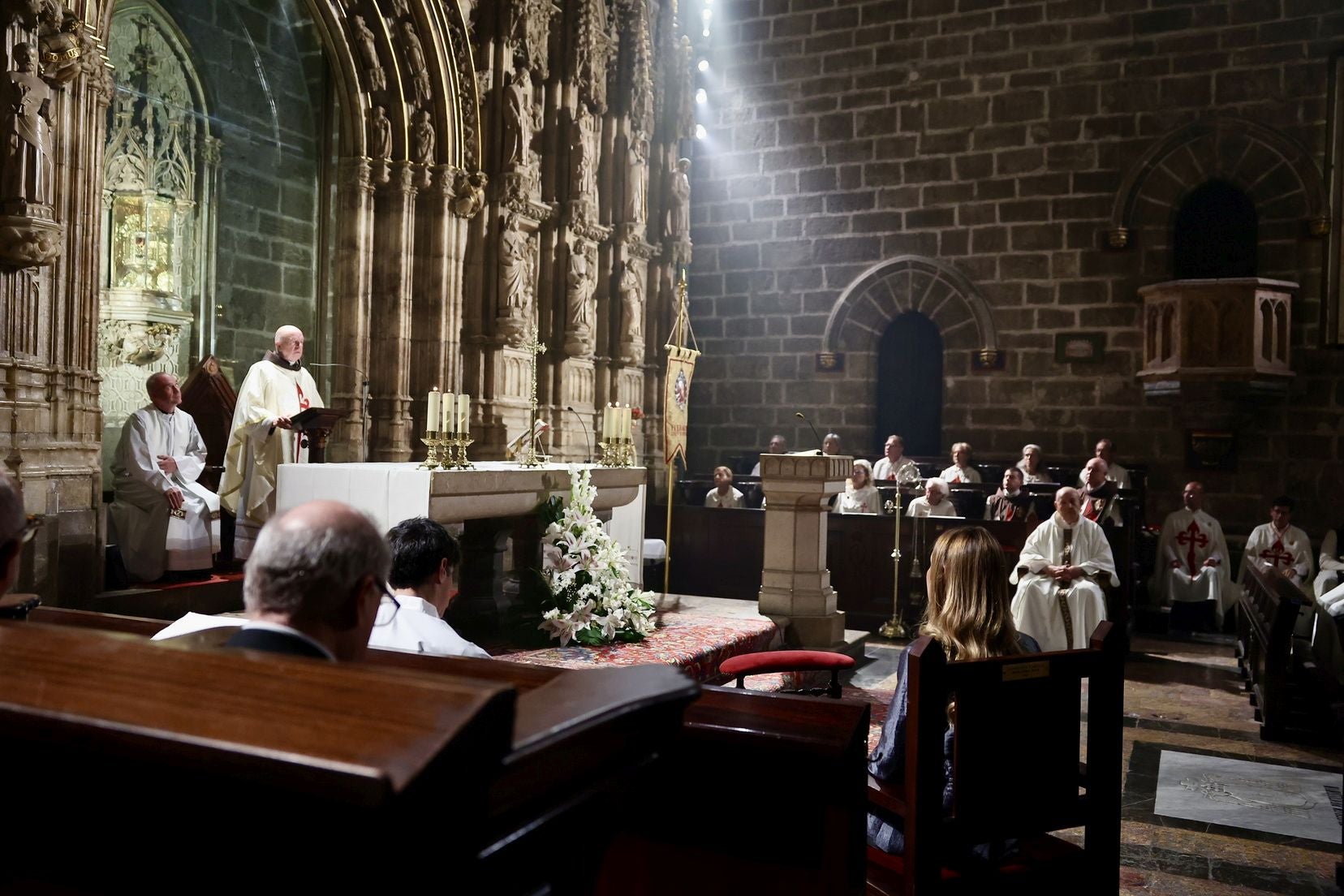 Nombramiento de la fallera mayor de Valencia como Dama de Honor del Santo Cáliz