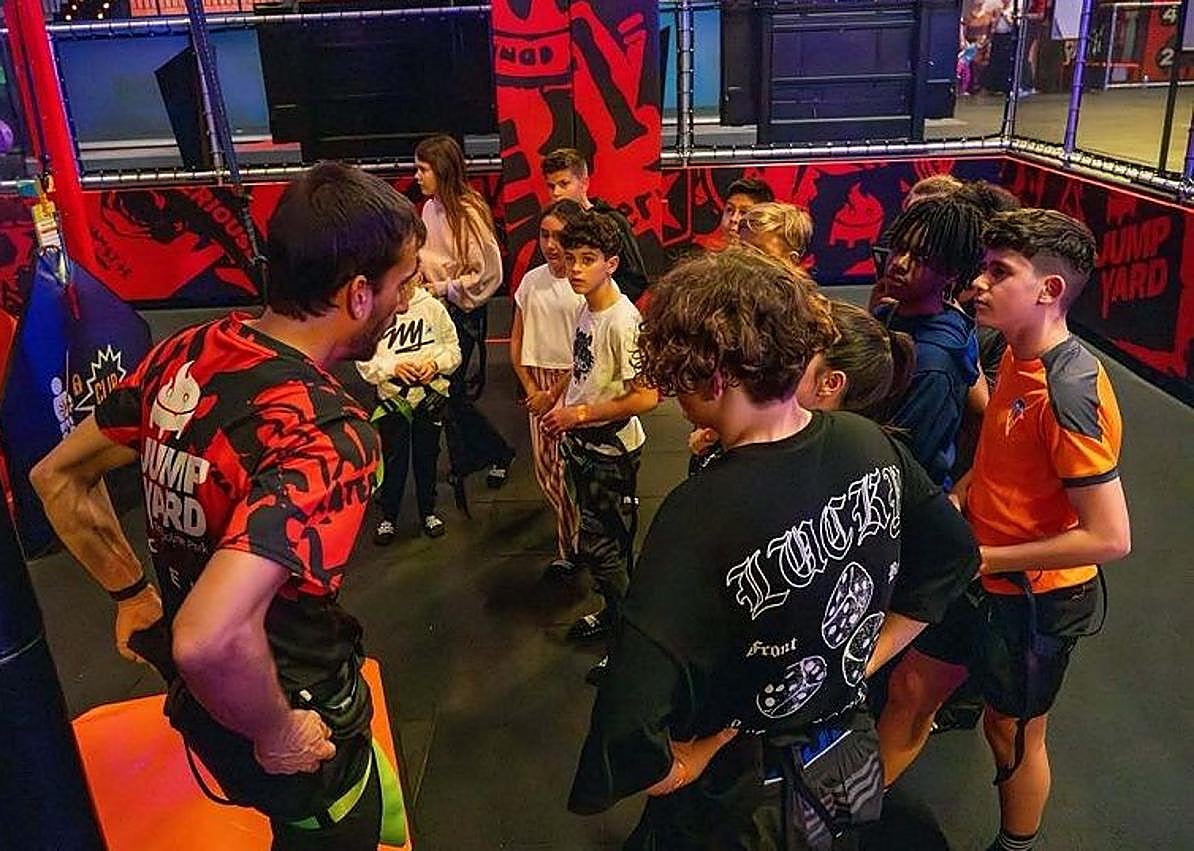 Imagen secundaria 1 - JumpYard Valencia