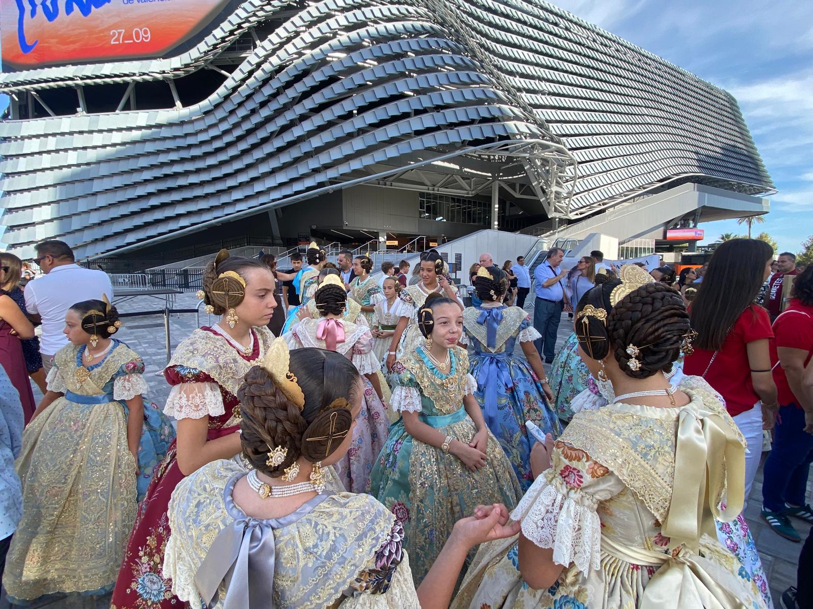 FOTOS | Las mejores imágenes de la gala fallera en el Roig Arena