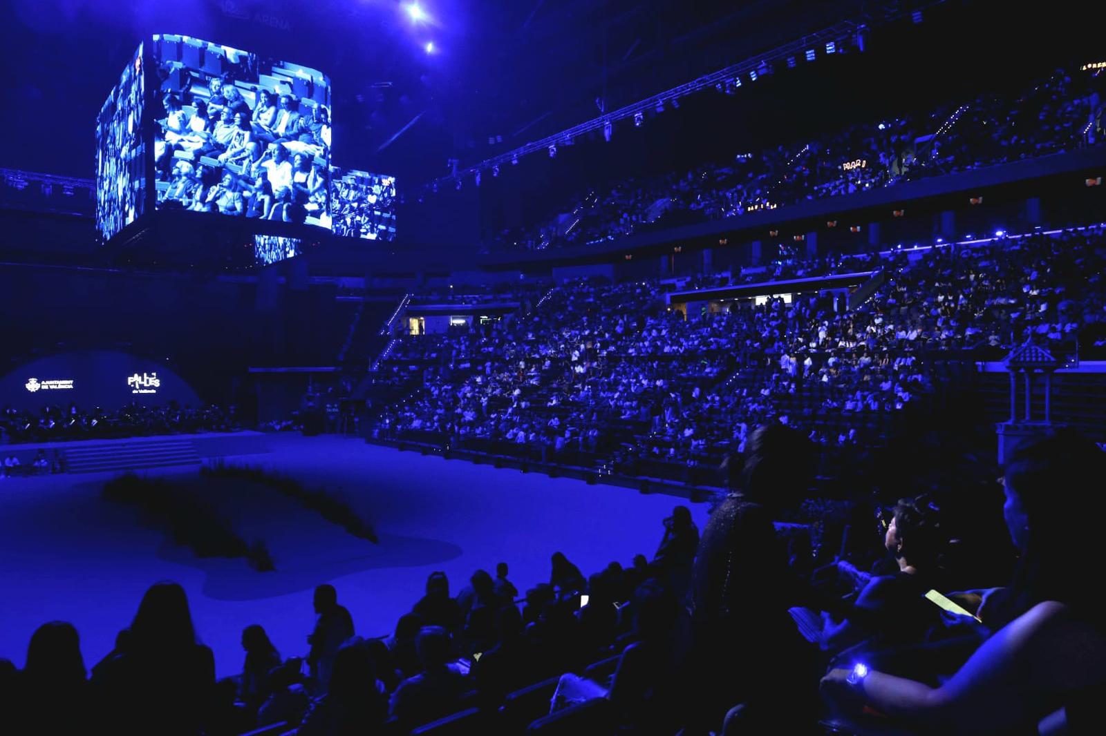 FOTOS | Las mejores imágenes de la gala fallera en el Roig Arena