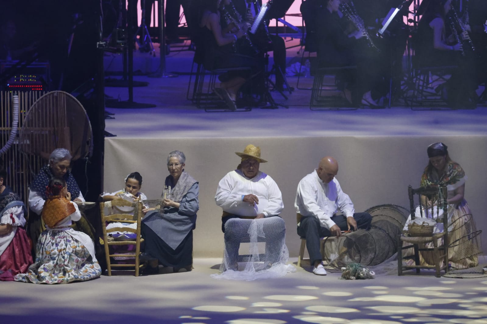 FOTOS | Las mejores imágenes de la gala fallera en el Roig Arena