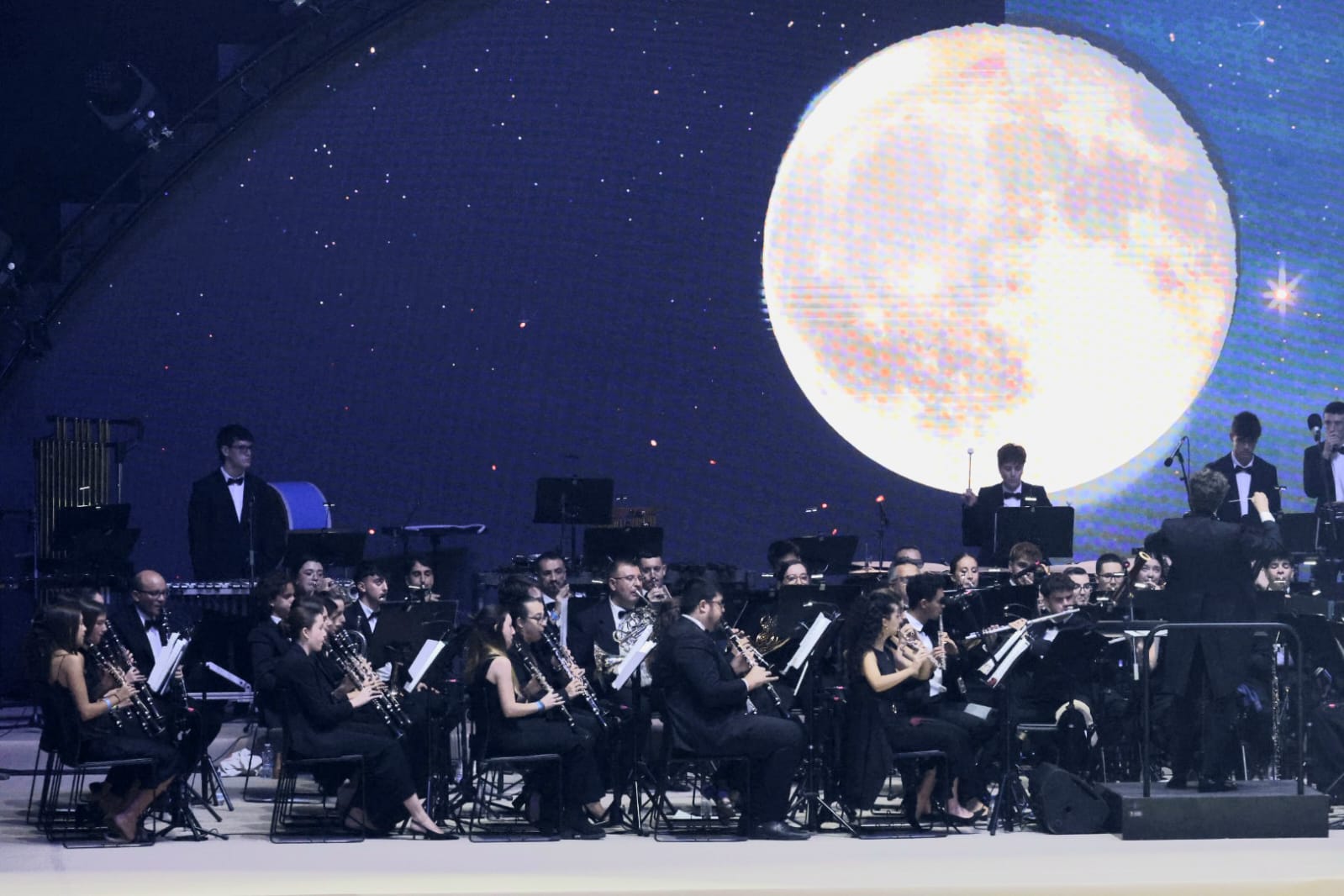 FOTOS | Las mejores imágenes de la gala fallera en el Roig Arena