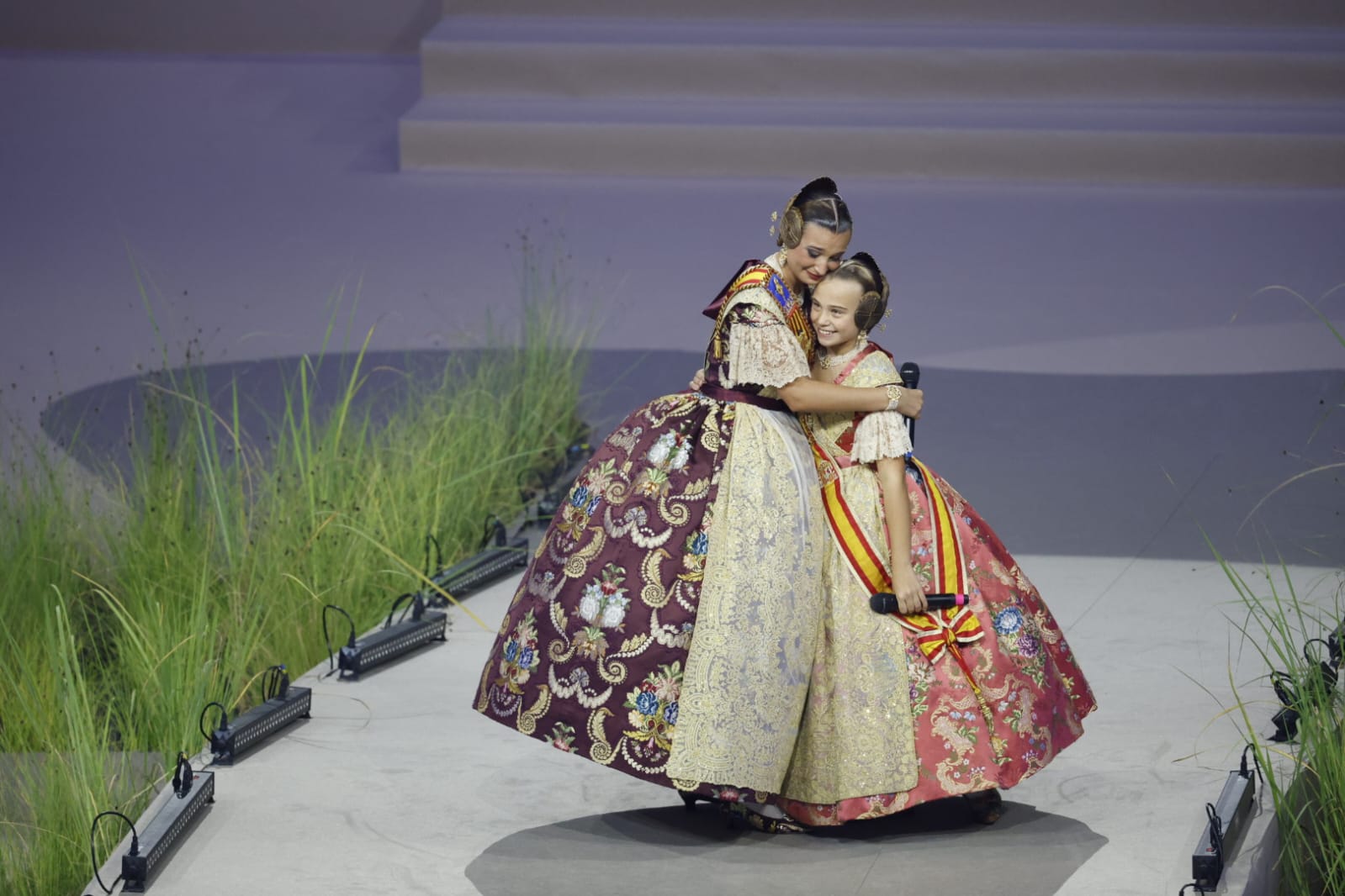 FOTOS | Las mejores imágenes de la gala fallera en el Roig Arena