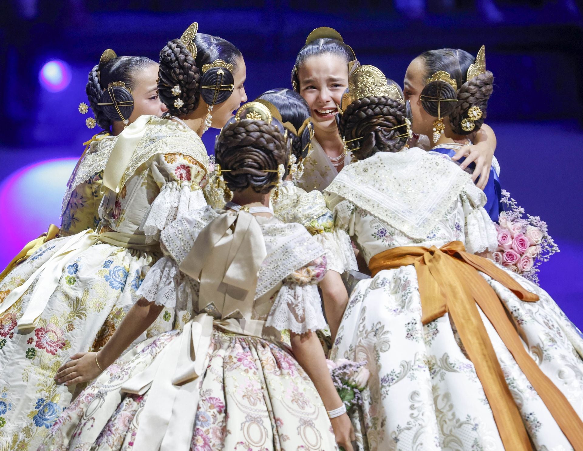 FOTOS | Las mejores imágenes de la gala fallera en el Roig Arena