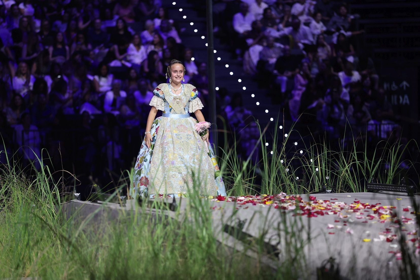FOTOS | Las mejores imágenes de la gala fallera en el Roig Arena