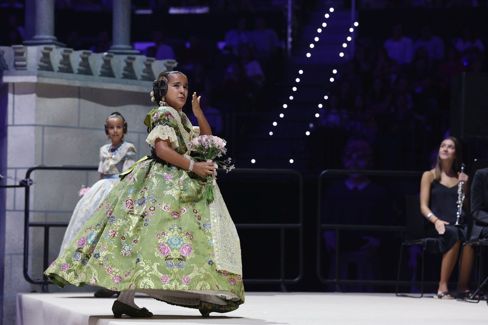 FOTOS | Las mejores imágenes de la gala fallera en el Roig Arena