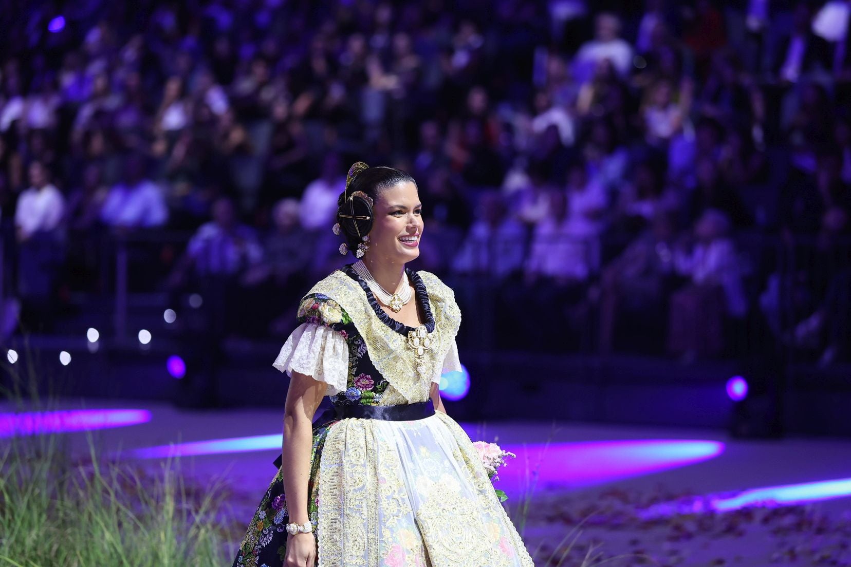 FOTOS | Las mejores imágenes de la gala fallera en el Roig Arena