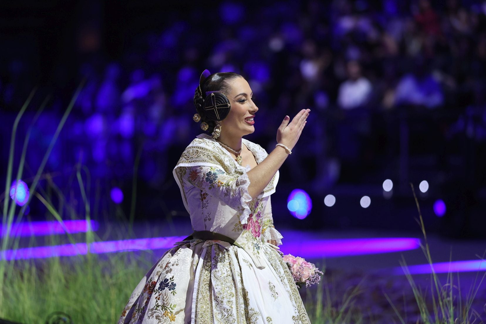 FOTOS | Las mejores imágenes de la gala fallera en el Roig Arena