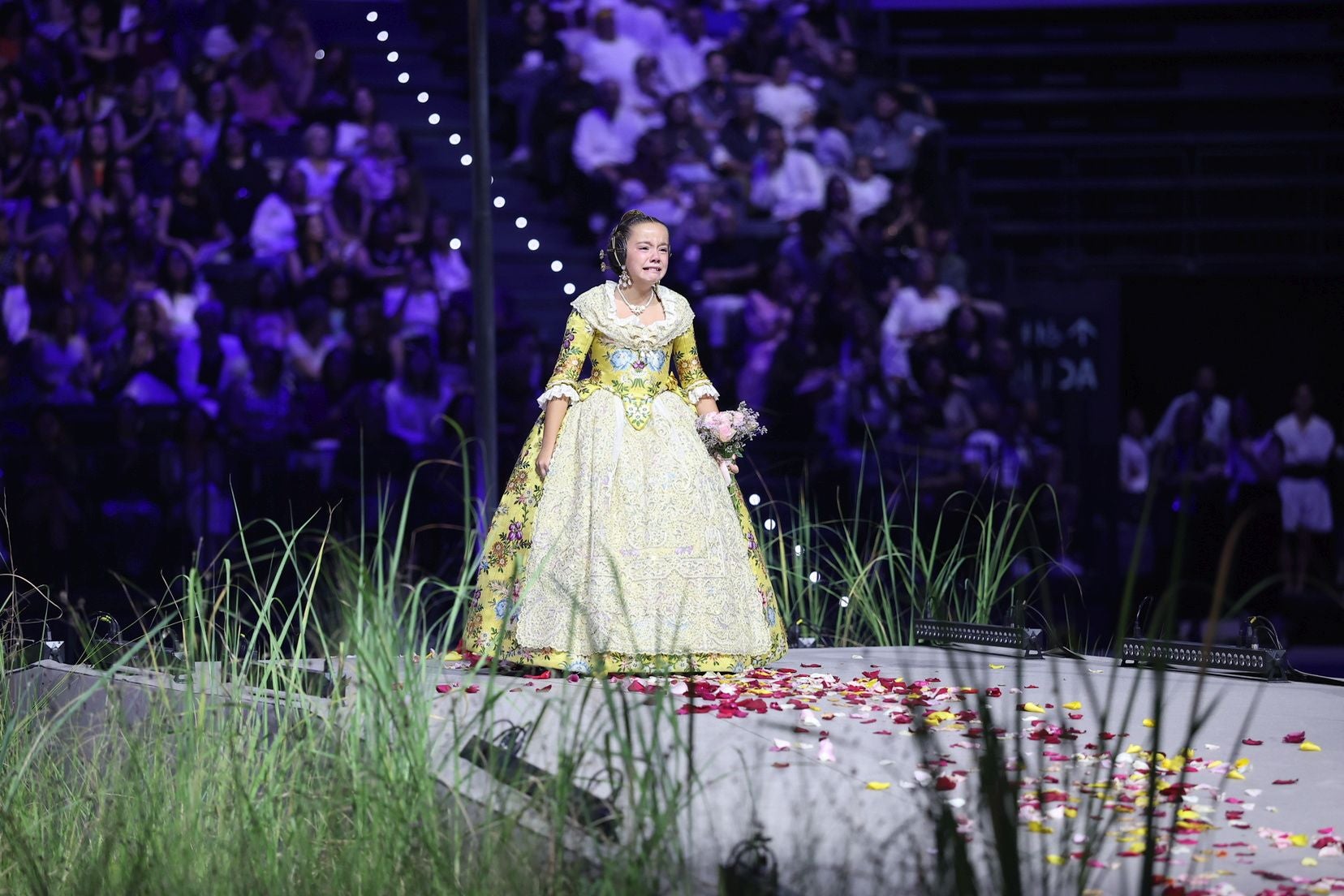 FOTOS | Las mejores imágenes de la gala fallera en el Roig Arena