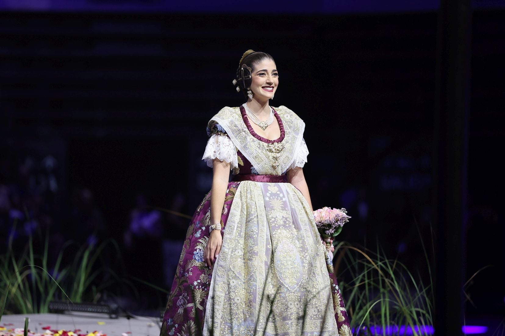 FOTOS | Las mejores imágenes de la gala fallera en el Roig Arena