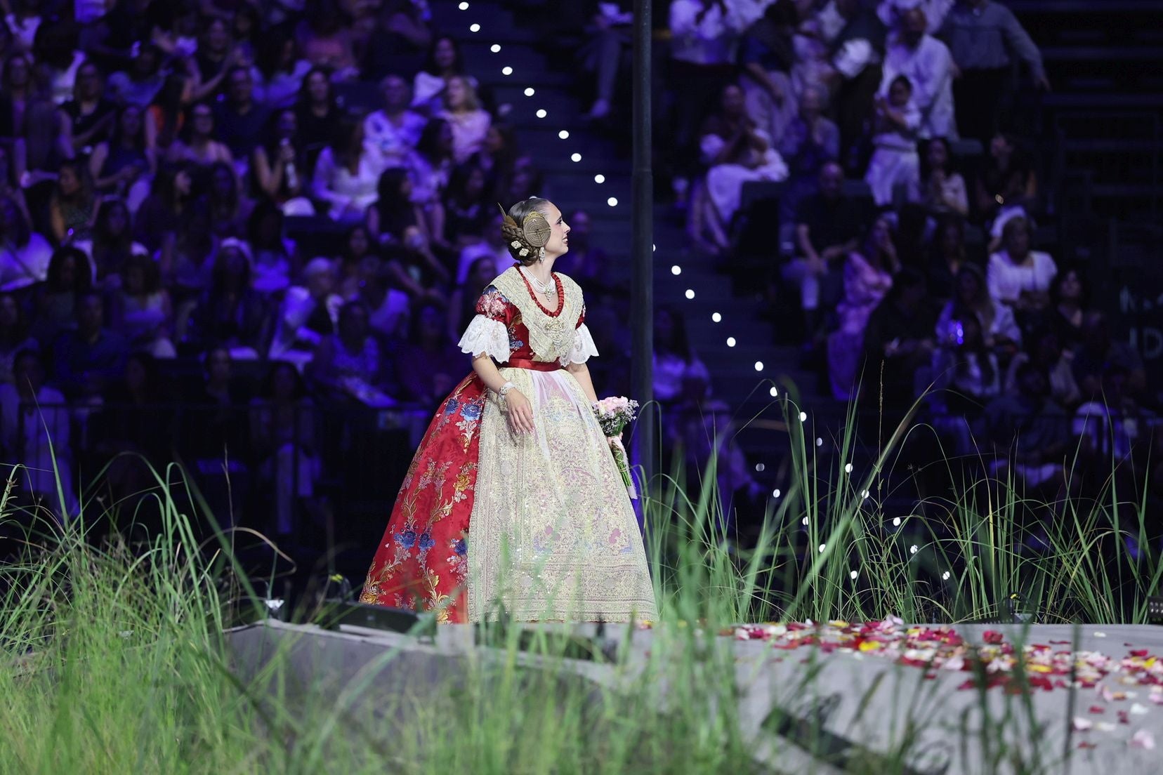 FOTOS | Las mejores imágenes de la gala fallera en el Roig Arena