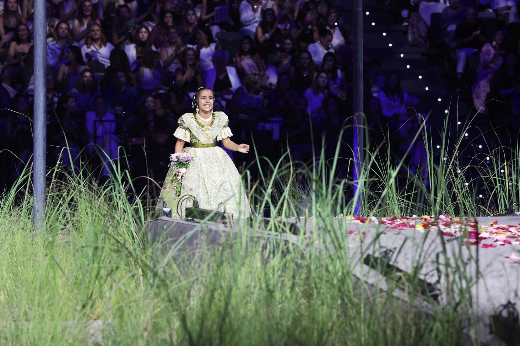 FOTOS | Las mejores imágenes de la gala fallera en el Roig Arena