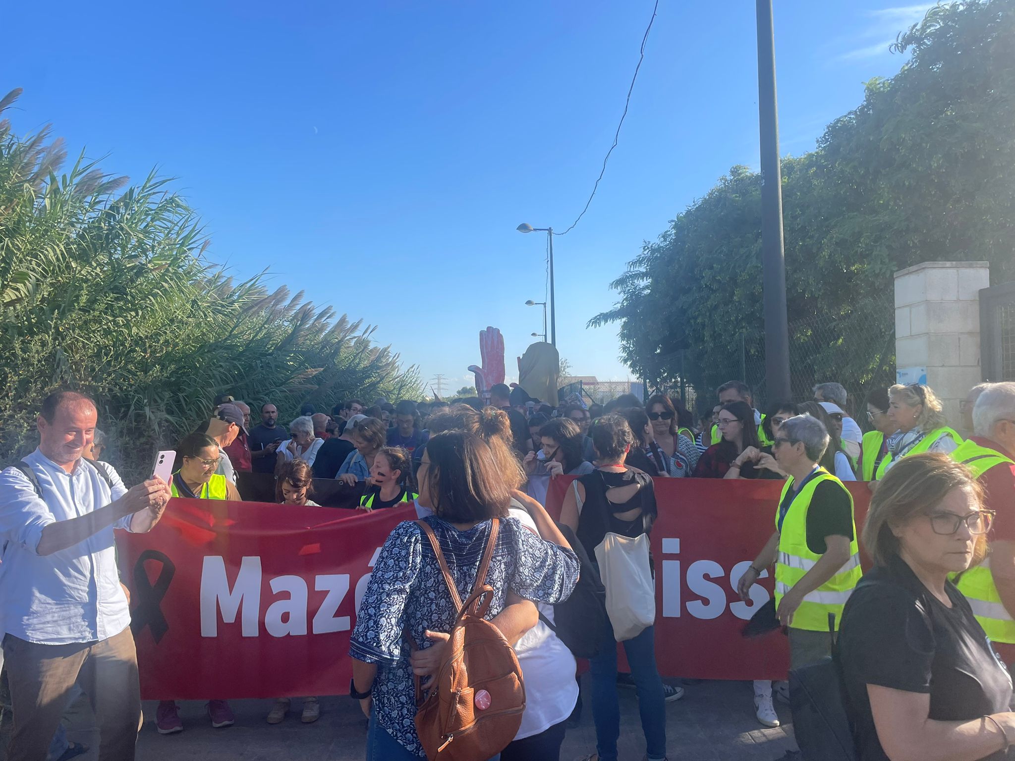 FOTOS | Dos manifestaciones salen desde Paiporta y Valencia para pedir la dimisión de Mazón