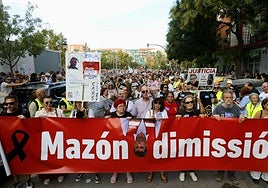 FOTOS | Dos manifestaciones salen desde Paiporta y Valencia para pedir la dimisión de Mazón