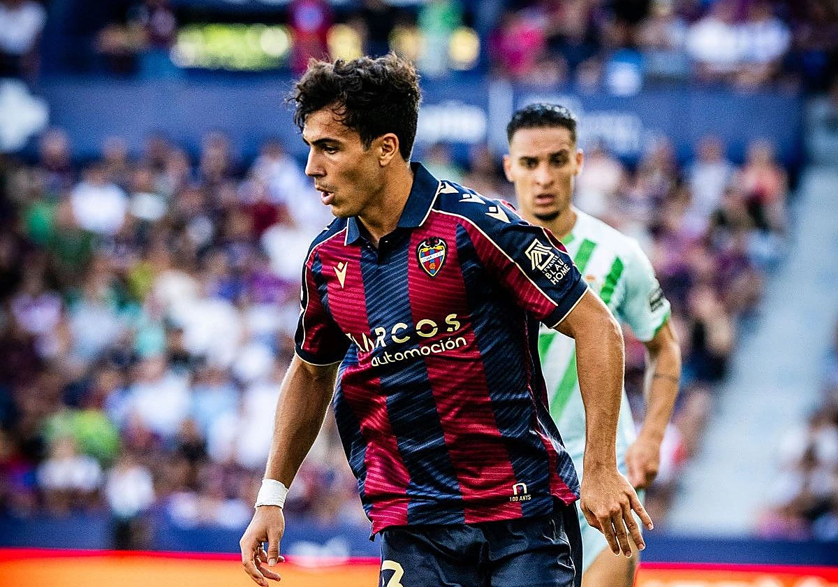 Manu Sánchez, durante un partido del Levante.