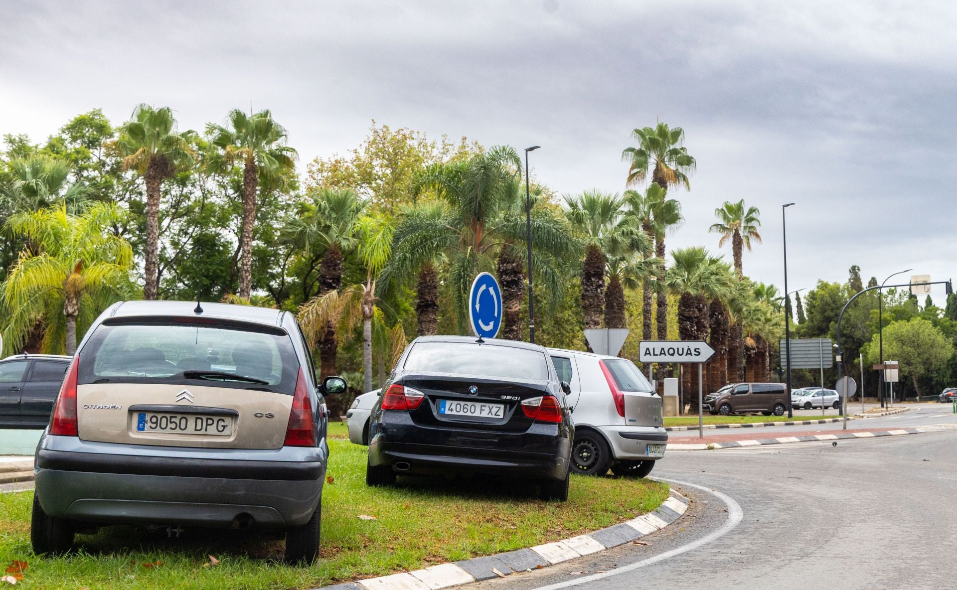 Calles inundadas en la provincia de Valencia por las fuertes lluvias de este lunes