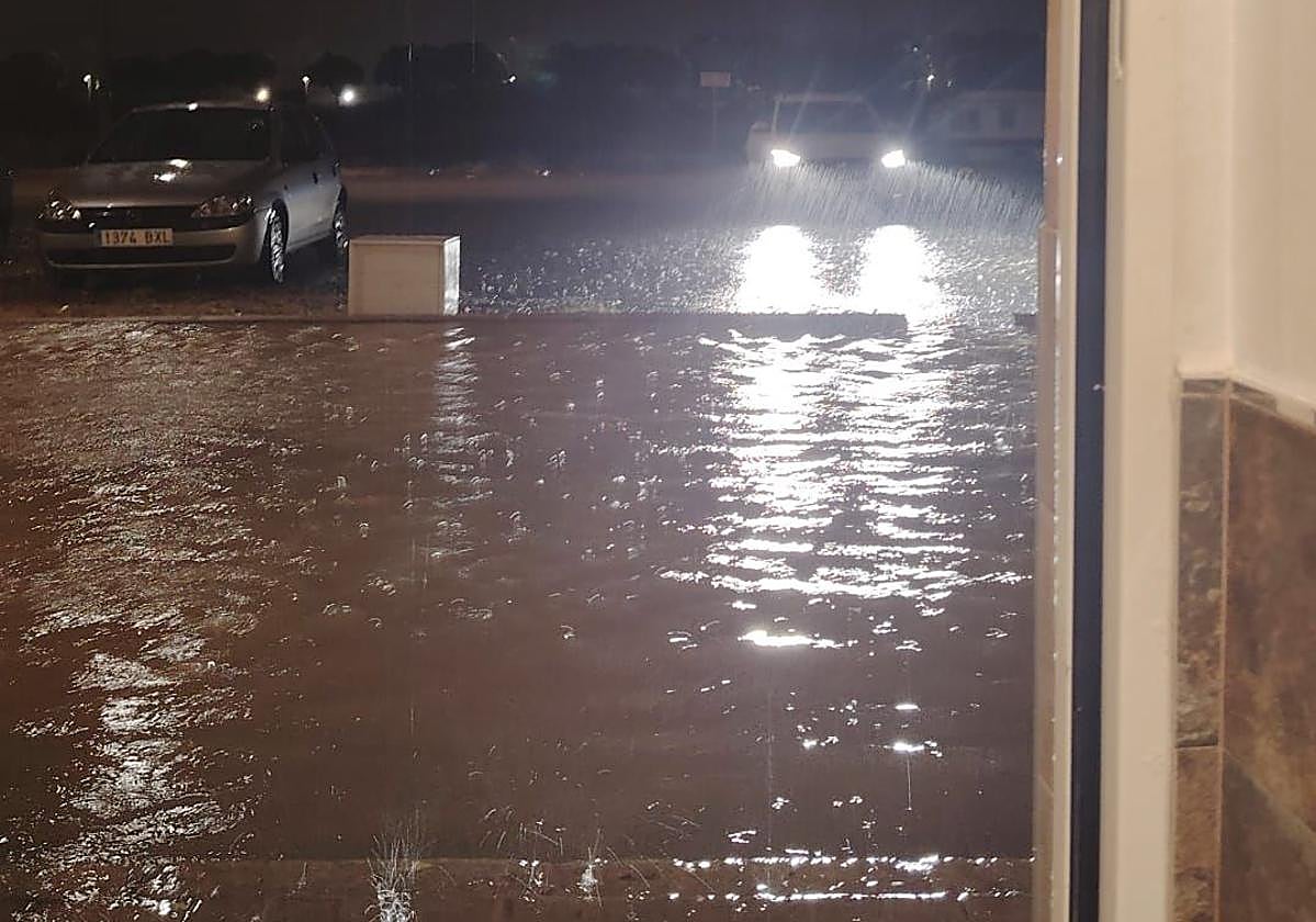 Inundación en una calle del barrio del Cristo de Aldaia.i