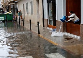 Efectos de la tormenta en Sueca, ayer por la tarde.