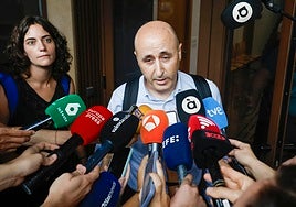 Miguel Polo, a las puertas de los juzgados de Catarroja el 19 de septiembre.