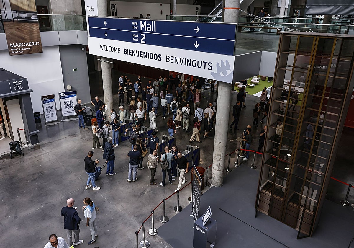 El armario más alto del mundo, en Feria Hábitat València.